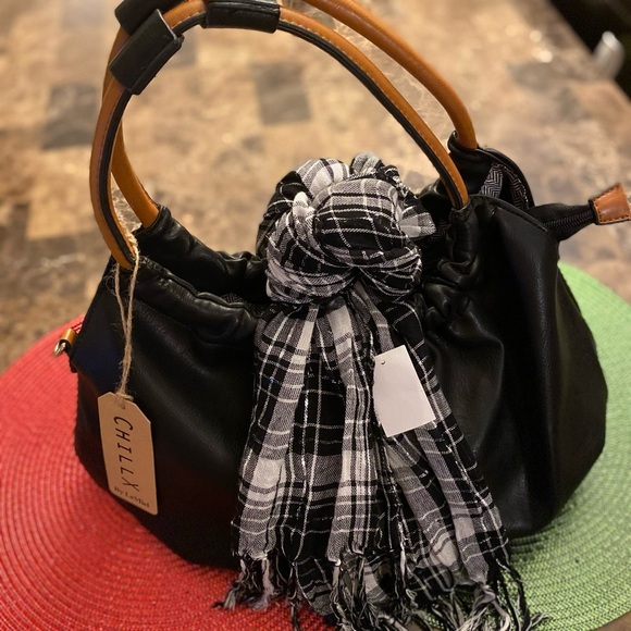 Black hobo-style handbag 🖤 Faux Leather… - Picture 3 of 16